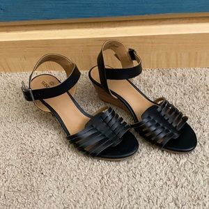 NWT SUSINA Terra Wedge Sandal Size 6